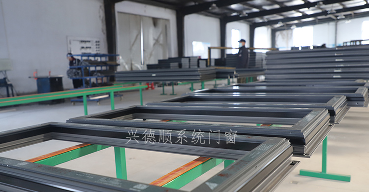 沈陽門窗廠家提供高品質(zhì)定制門窗解決方案，滿足您家居和商業(yè)空間的美觀與實(shí)用需求